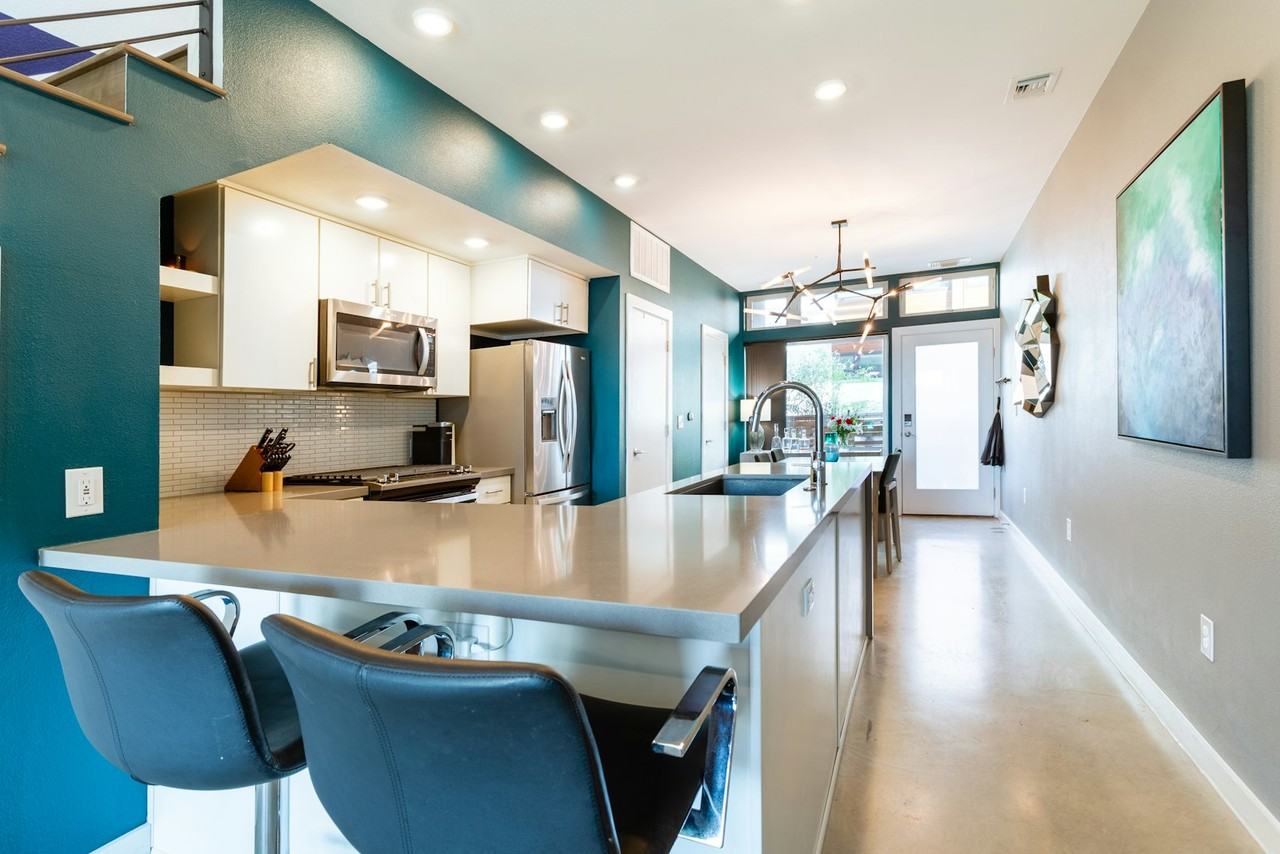 2002 East 7th Street, Unit 205 - Photo 6 of 18