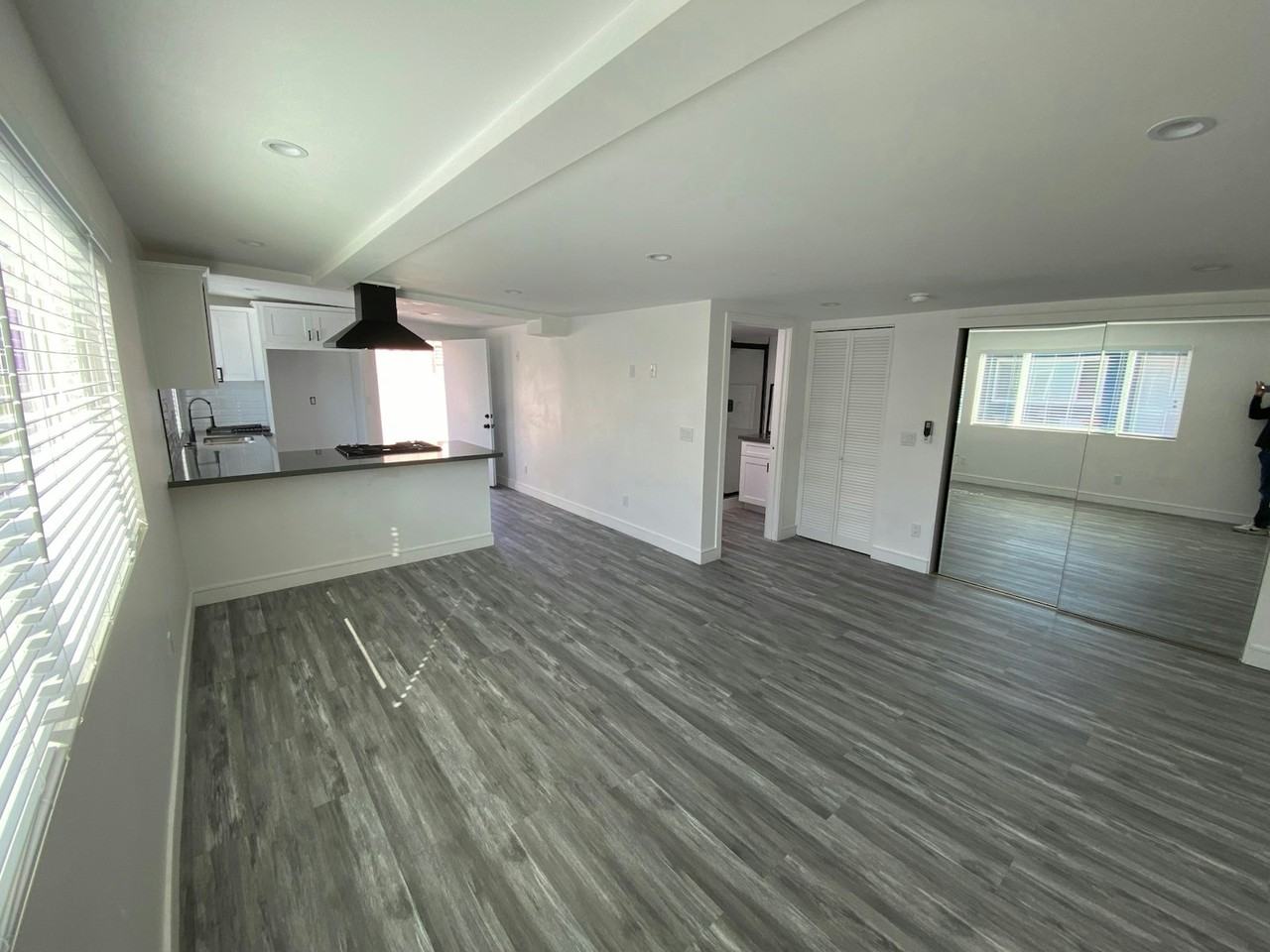 150 North Roberto Avenue, Unit 152 ROBERTO AVE - Photo 2 of 12