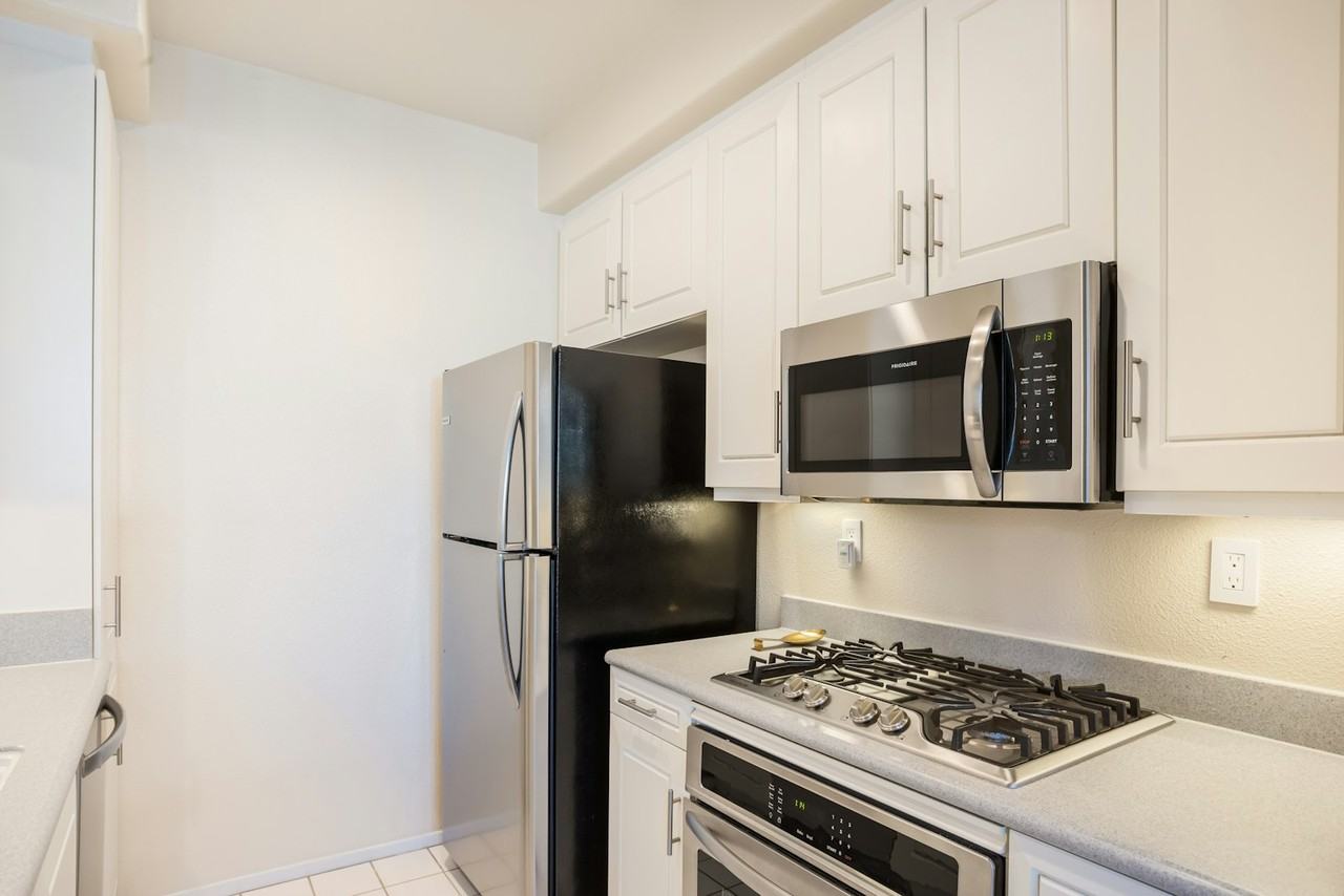 3622 Bernwood Place, Unit 47 - Photo 4 of 12