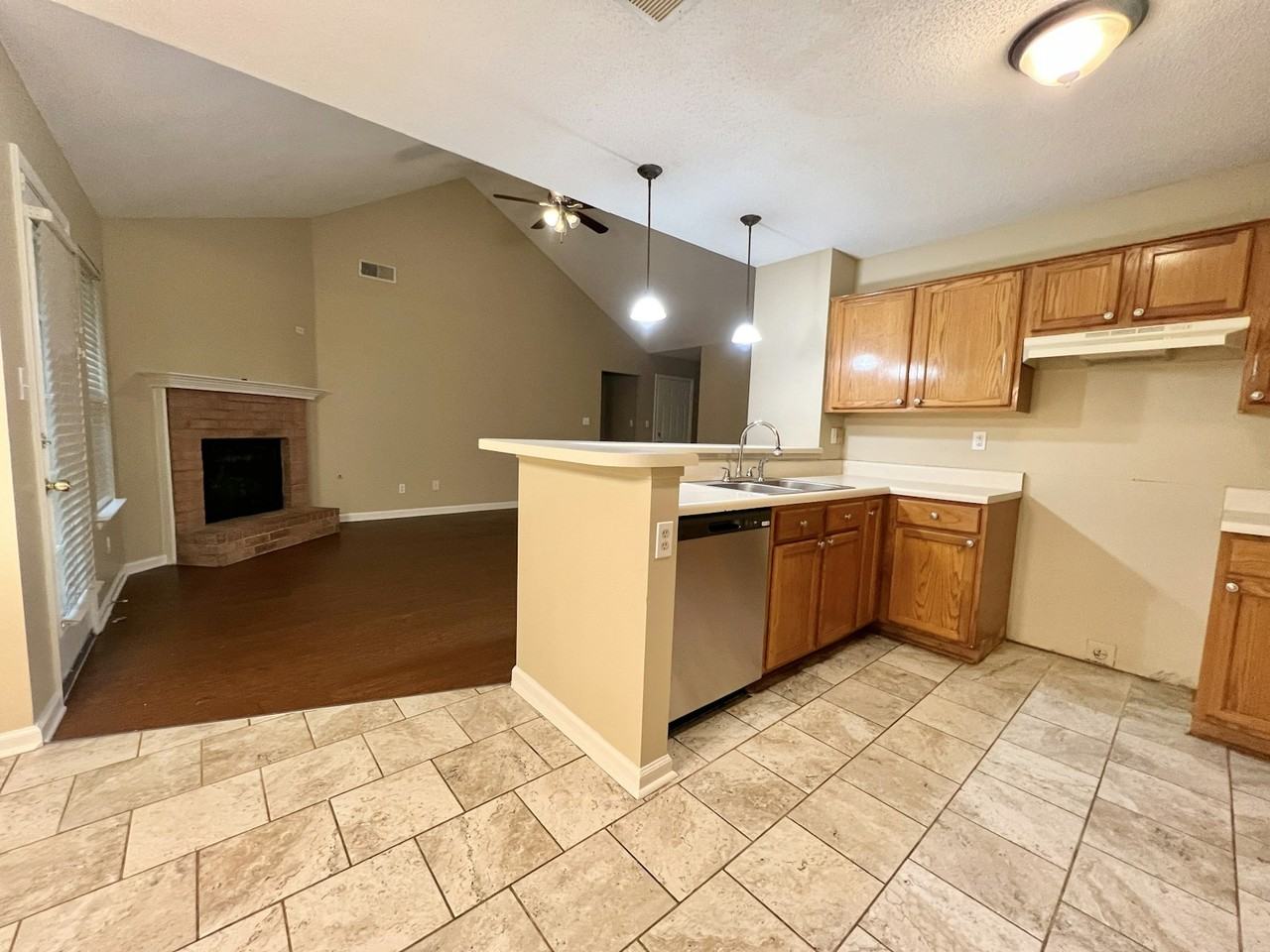 951 Scofield Drive - Photo 5 of 11