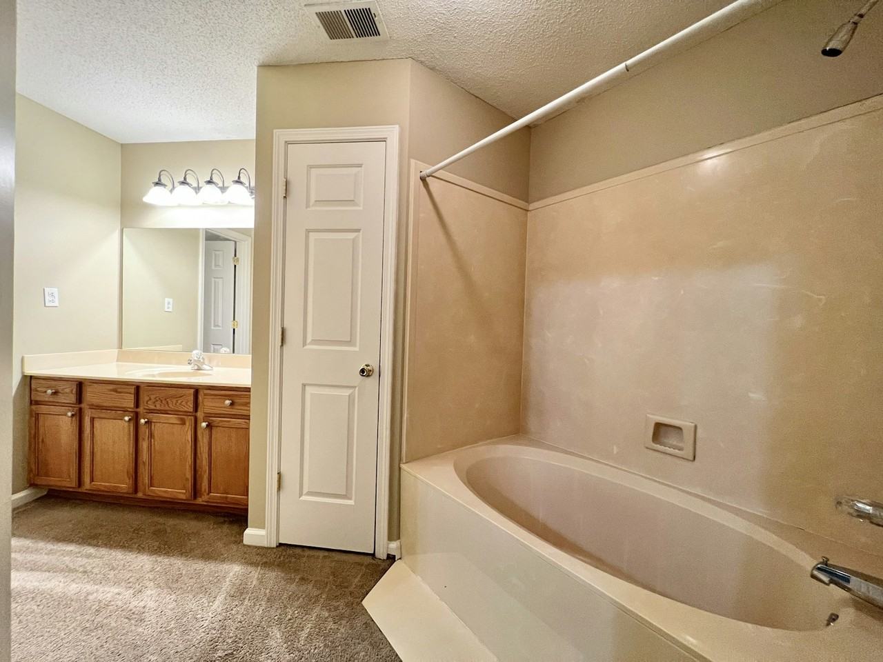 951 Scofield Drive - Photo 7 of 11