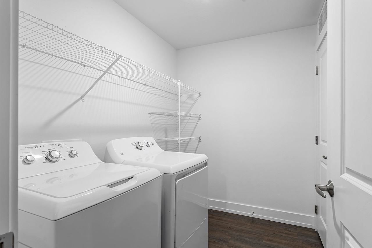 Cape West 91 Villa Apartments - Photo 5 of 29