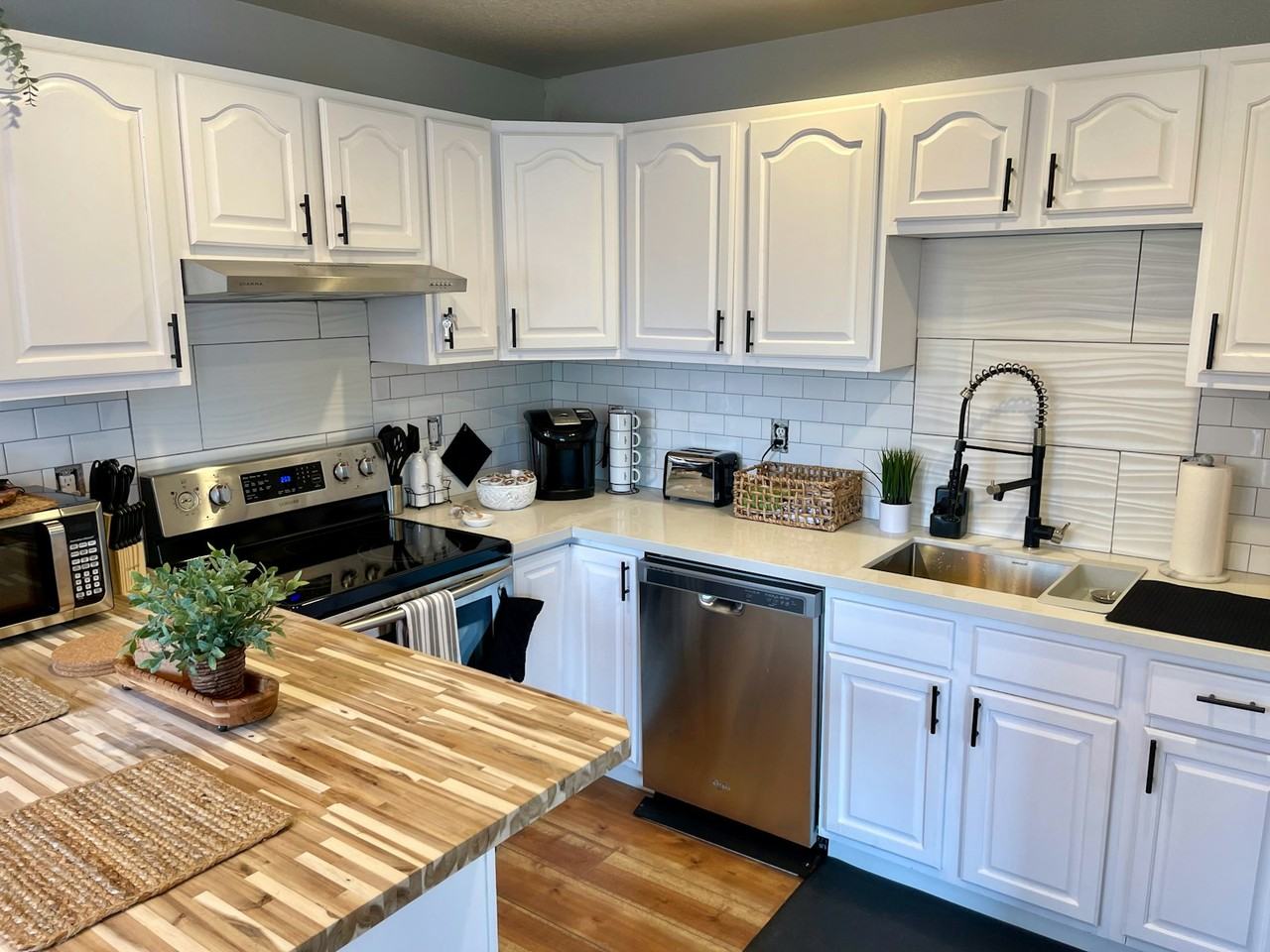 1728 Se Clatsop St #B