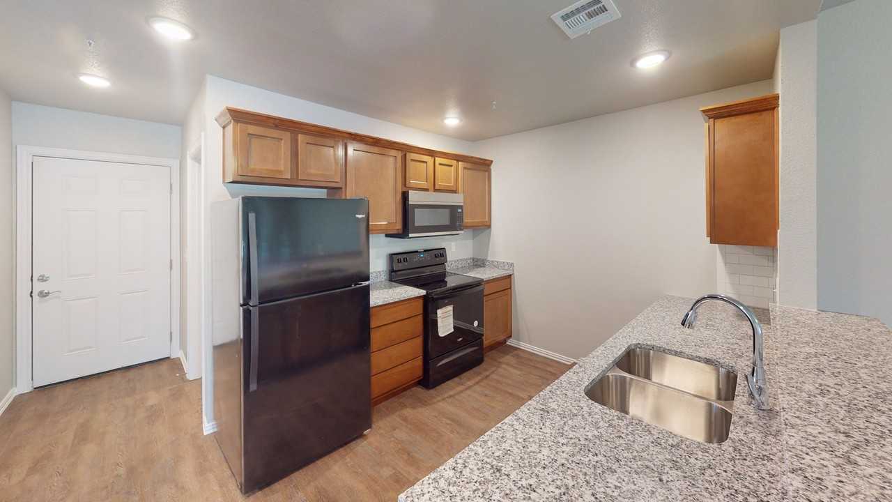 407 East Tonner Avenue - Photo 3 of 14