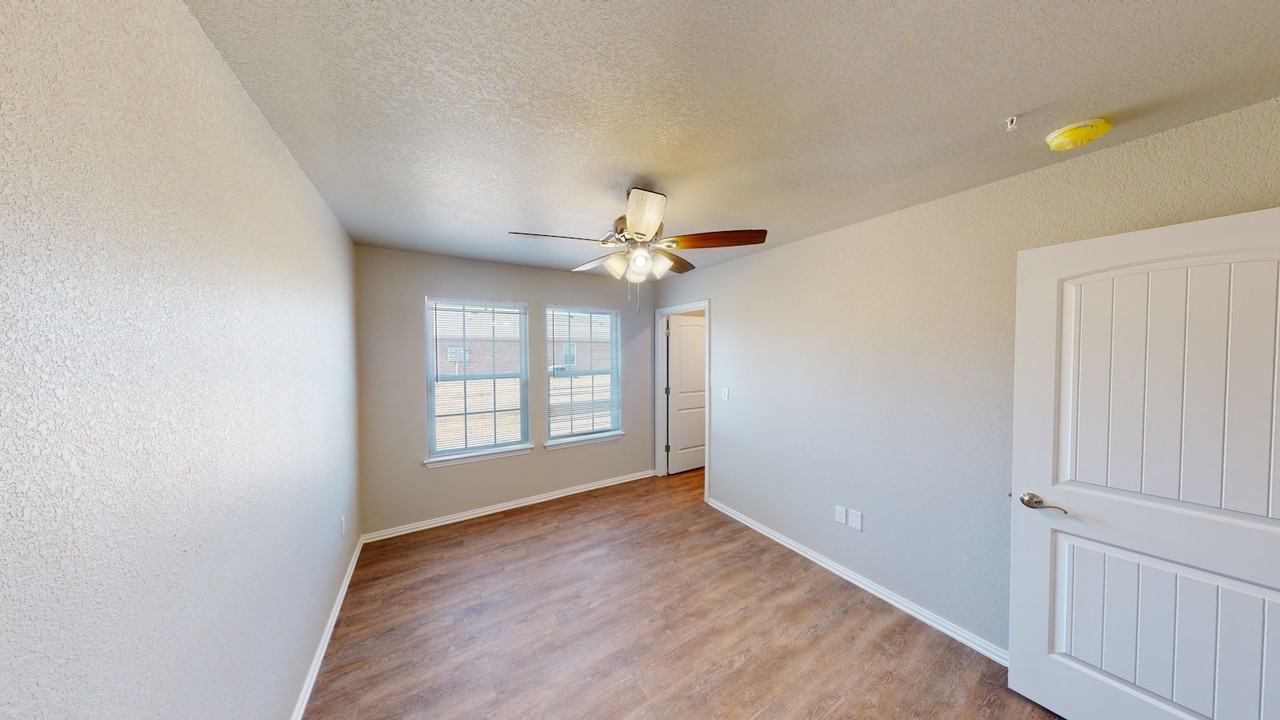 407 East Tonner Avenue - Photo 5 of 14