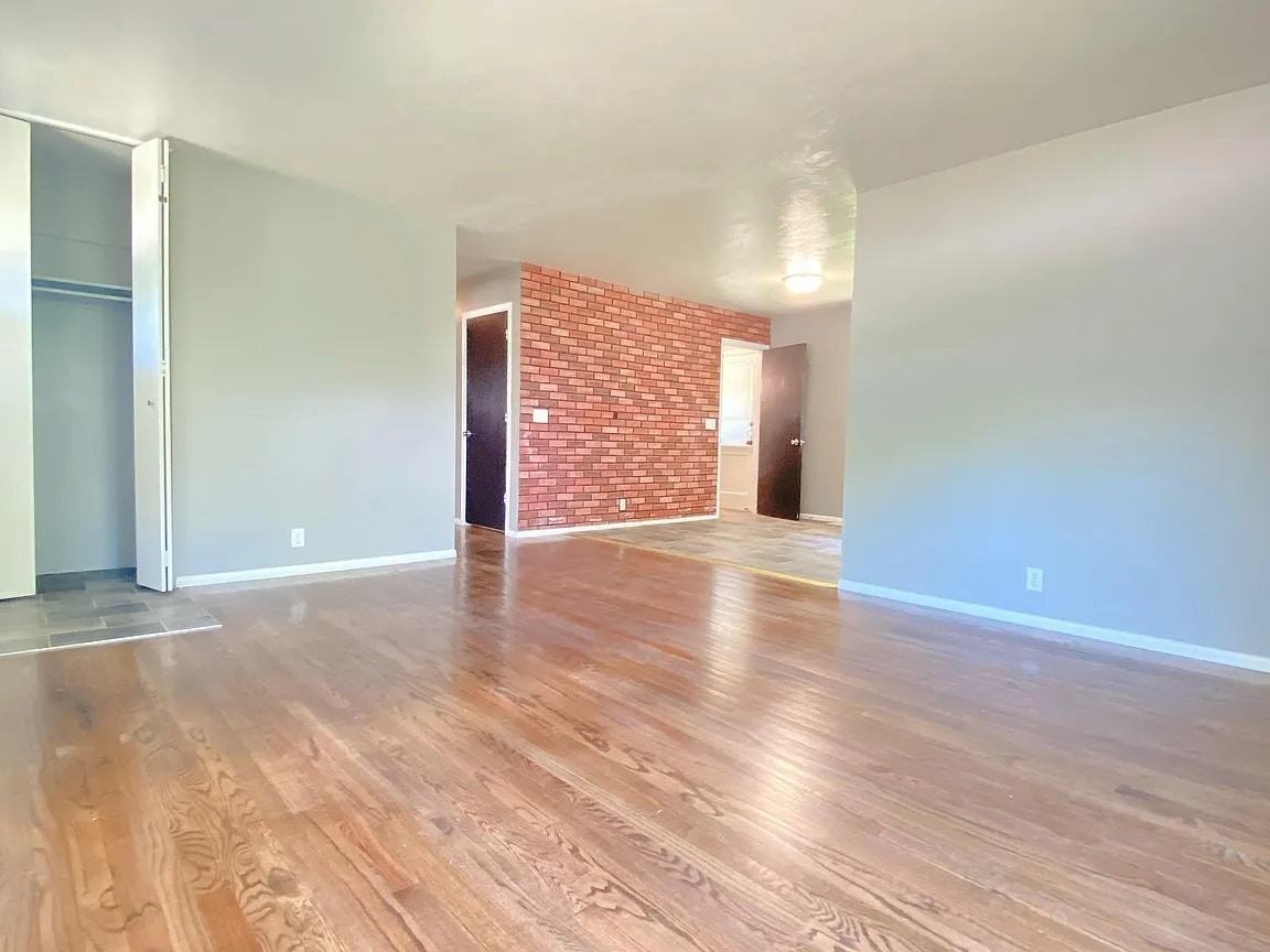 9407 Binney St - Photo 3 of 20