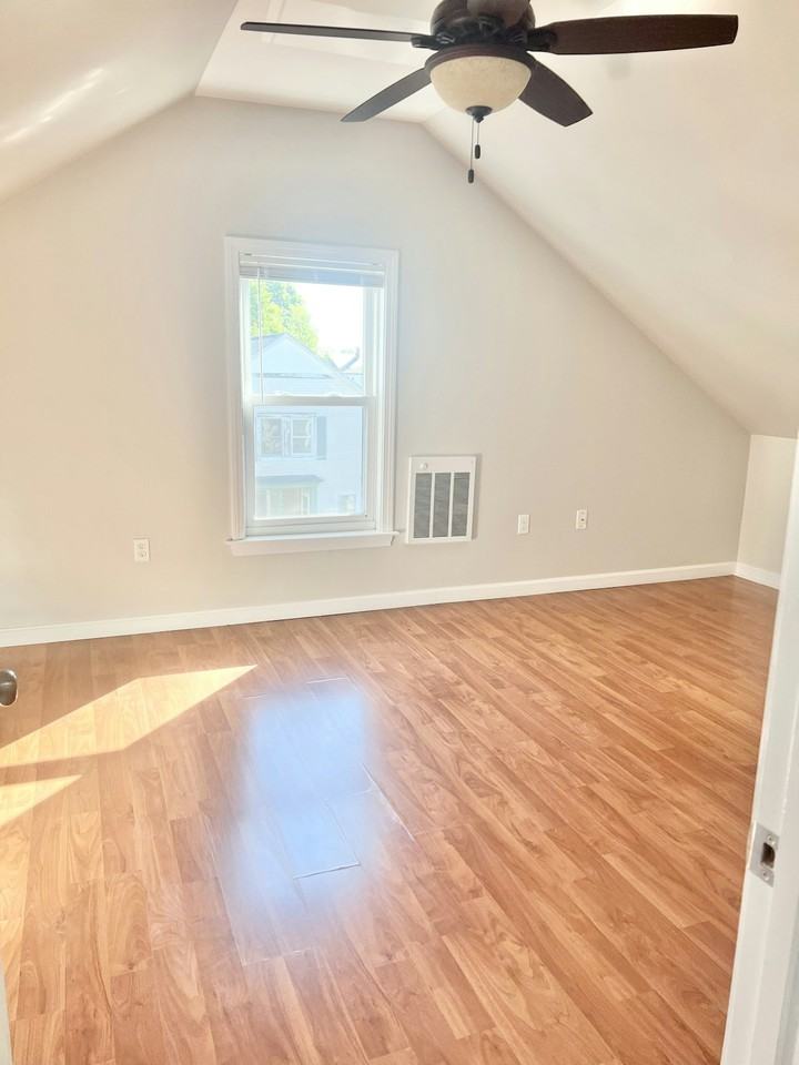 35 Edgewood Street, Unit 3 - Edgewood - Photo 4 of 5