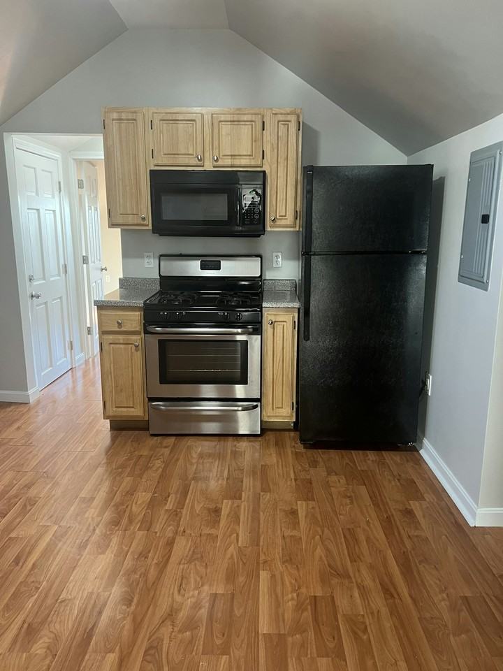 35 Edgewood Street, Unit 3 - Edgewood - Photo 5 of 5
