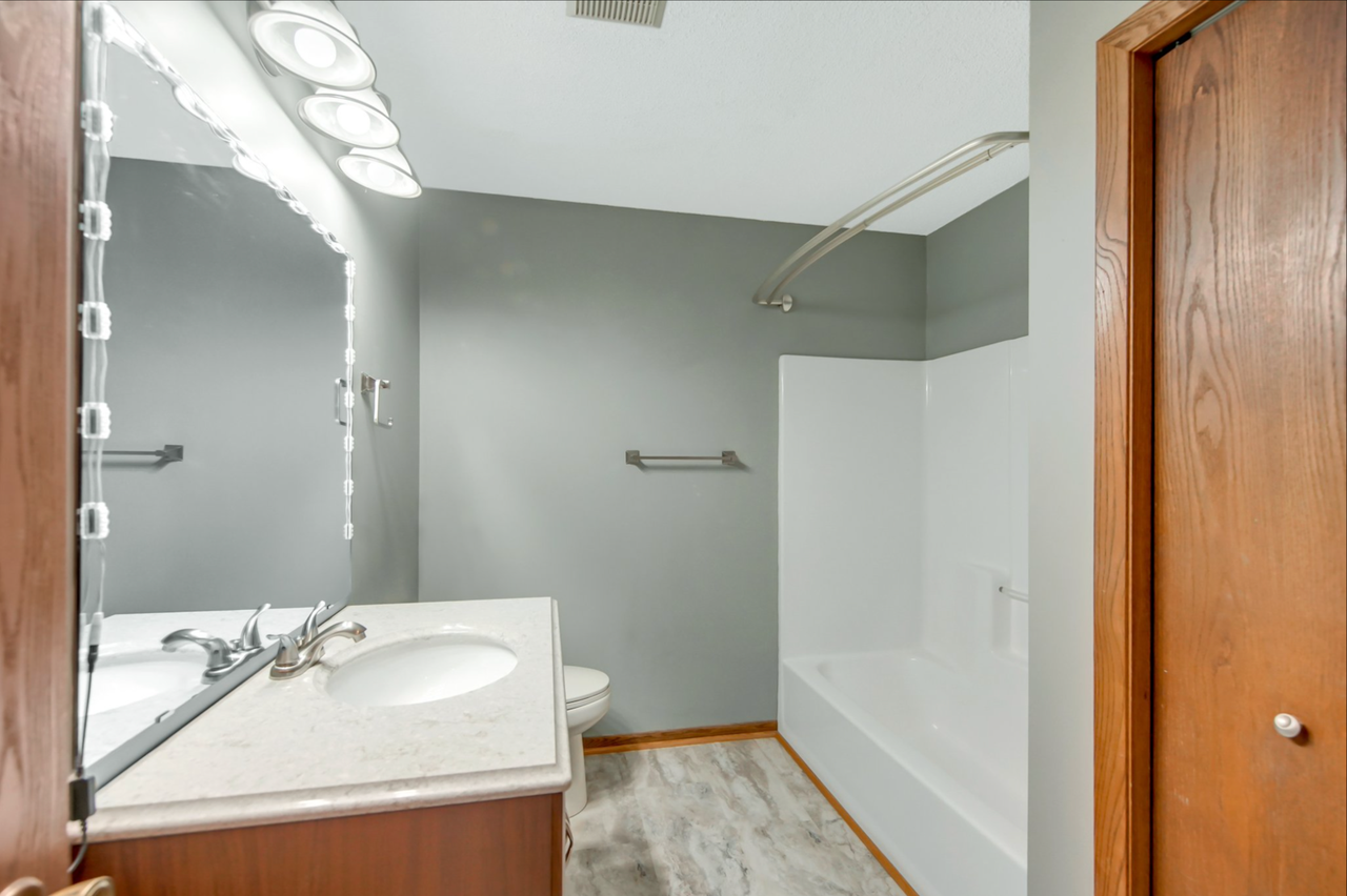 360 Cari Park Lane - Photo 7 of 10