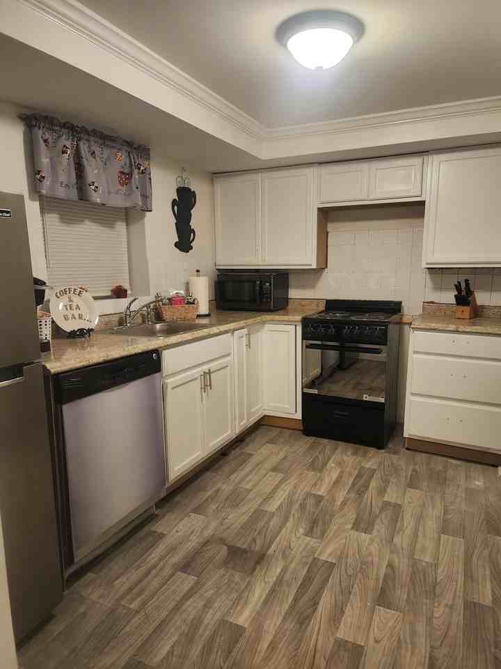 1360 Ellis Road, Unit Carriage  Room 2 B - Photo 6 of 7