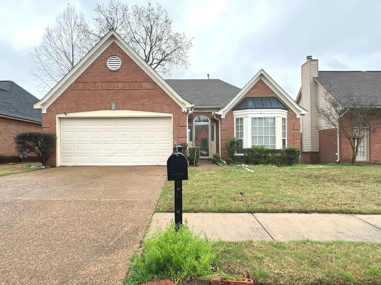 9347 Garden Woods Dr