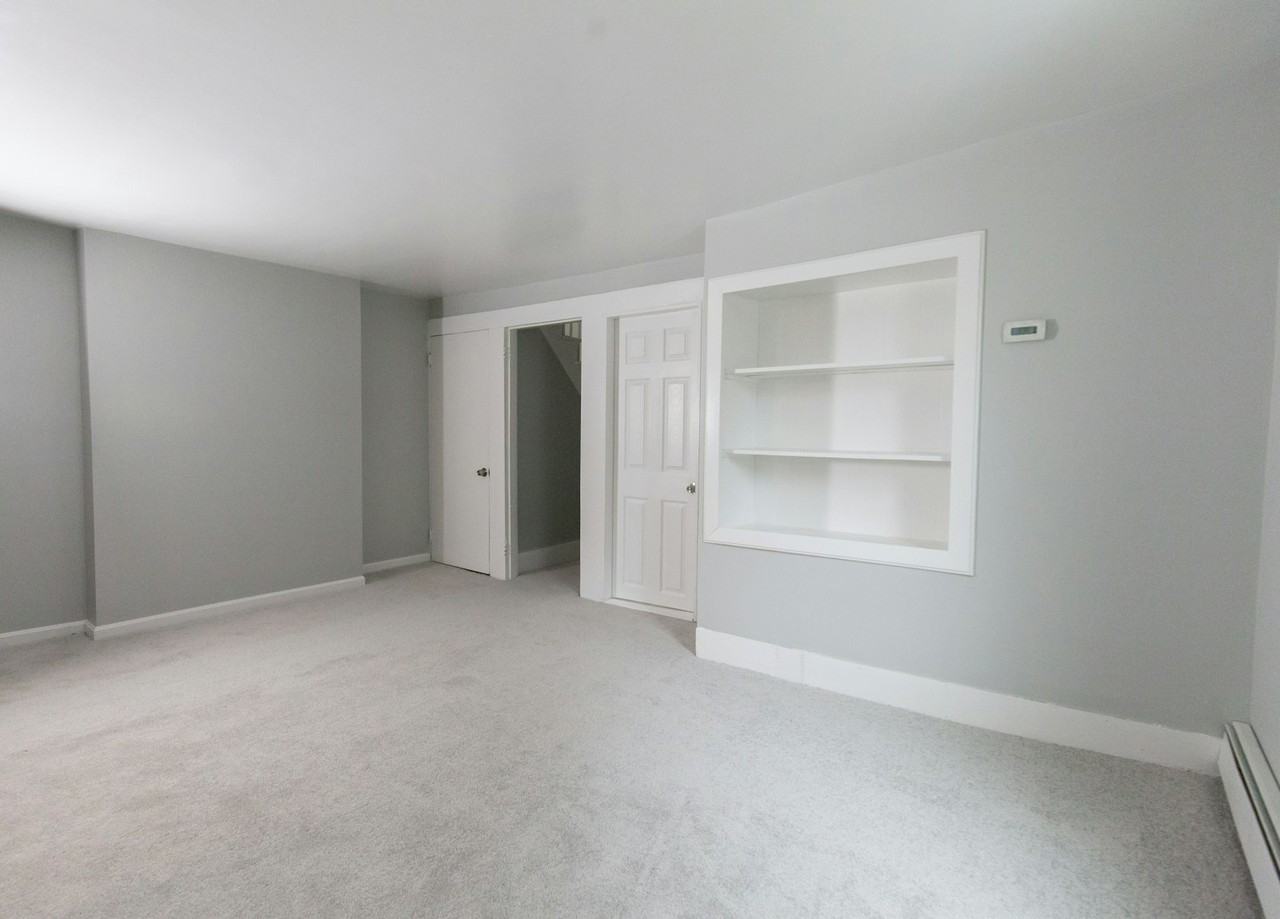 89 Glass St - Photo 2 of 19