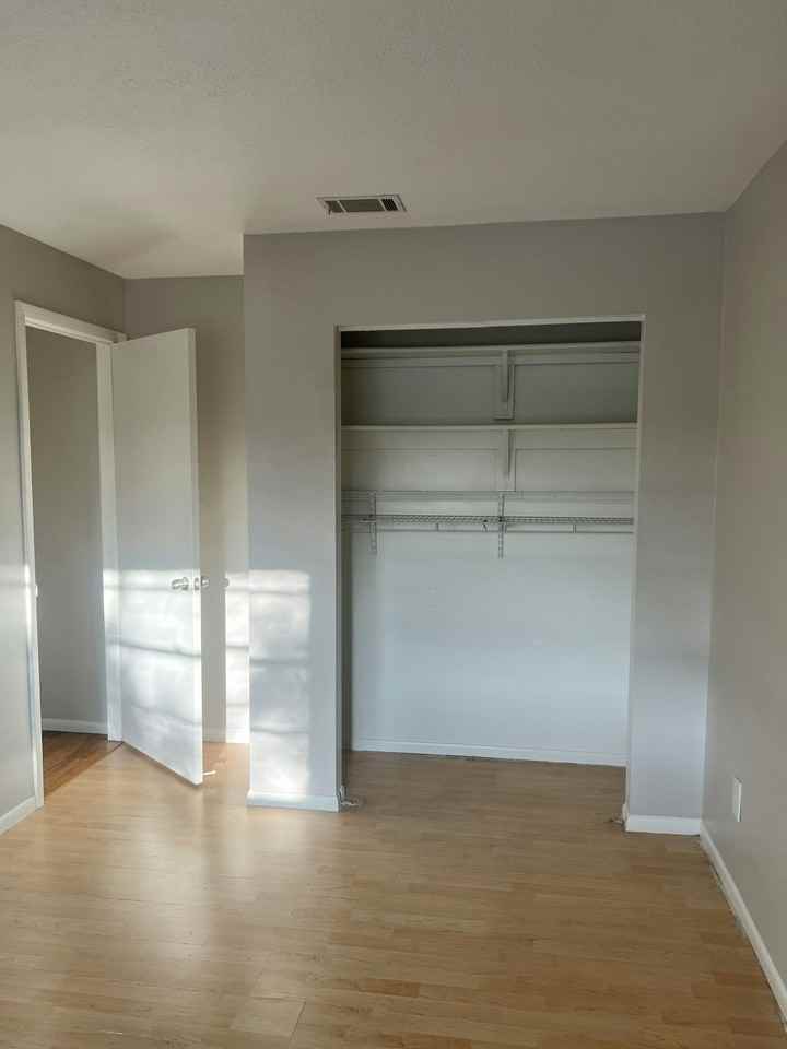 11709 Wesson Circle East - Photo 7 of 18