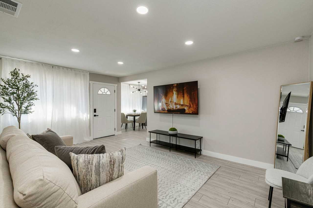 3944 Apple Blossom Way, Unit 3944 - Photo 2 of 22