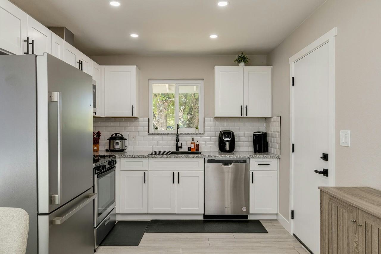 3944 Apple Blossom Way, Unit 3944 - Photo 3 of 22