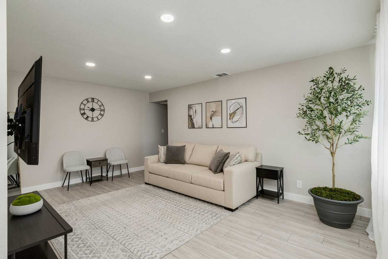 3944 Apple Blossom Way, Unit 3944 - Photo 4 of 22