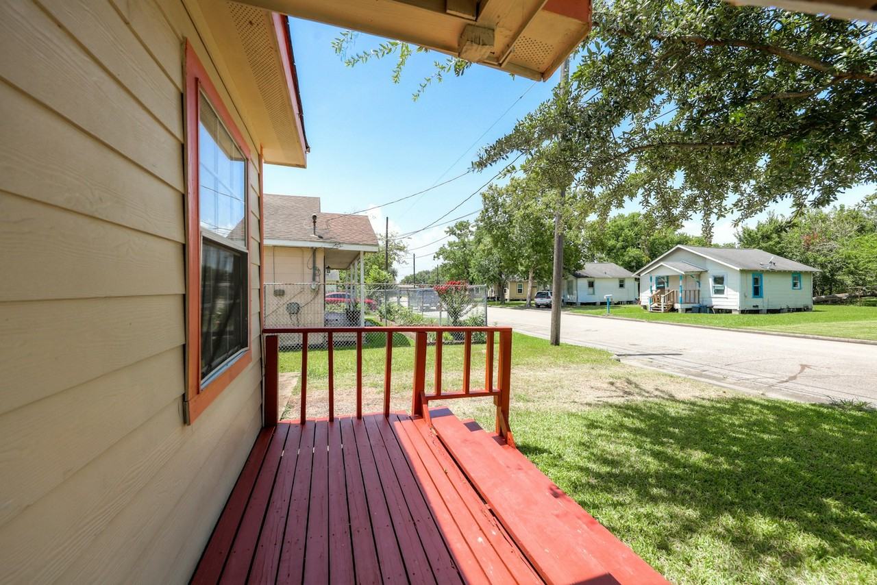 2312 Carolina Avenue - Photo 5 of 20