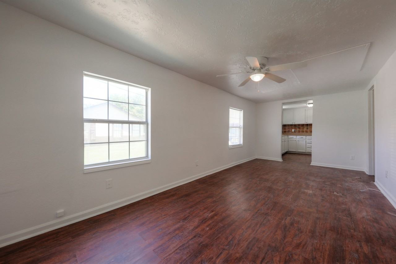 2312 Carolina Avenue - Photo 6 of 20