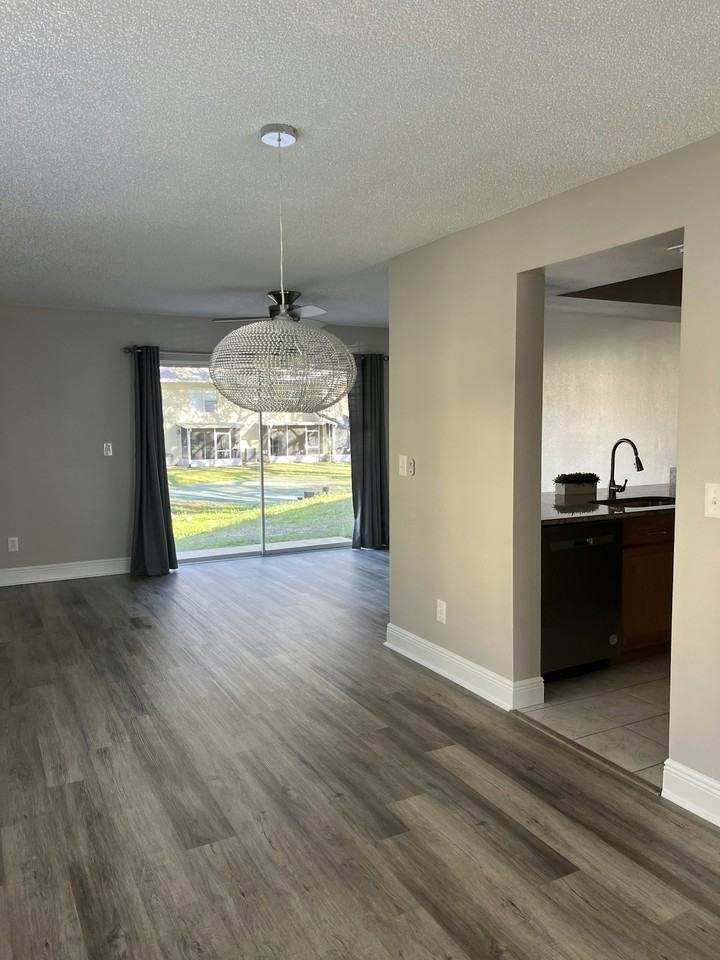 5114 Sunridge Palms Drive - Photo 5 of 25