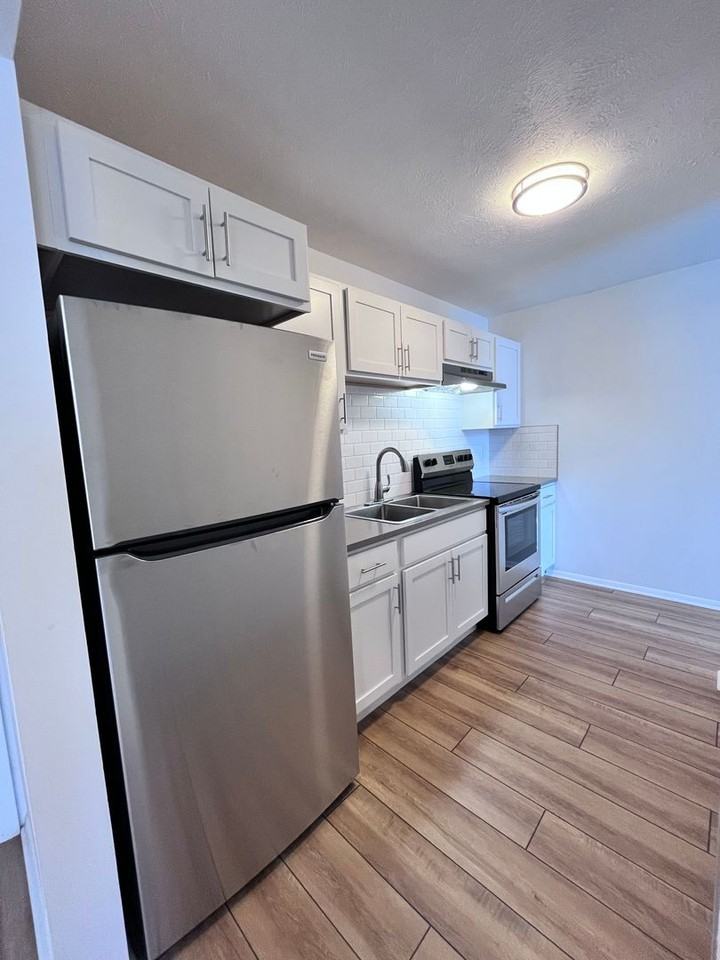 Acres Crossing Apartments - Photo 3 of 50