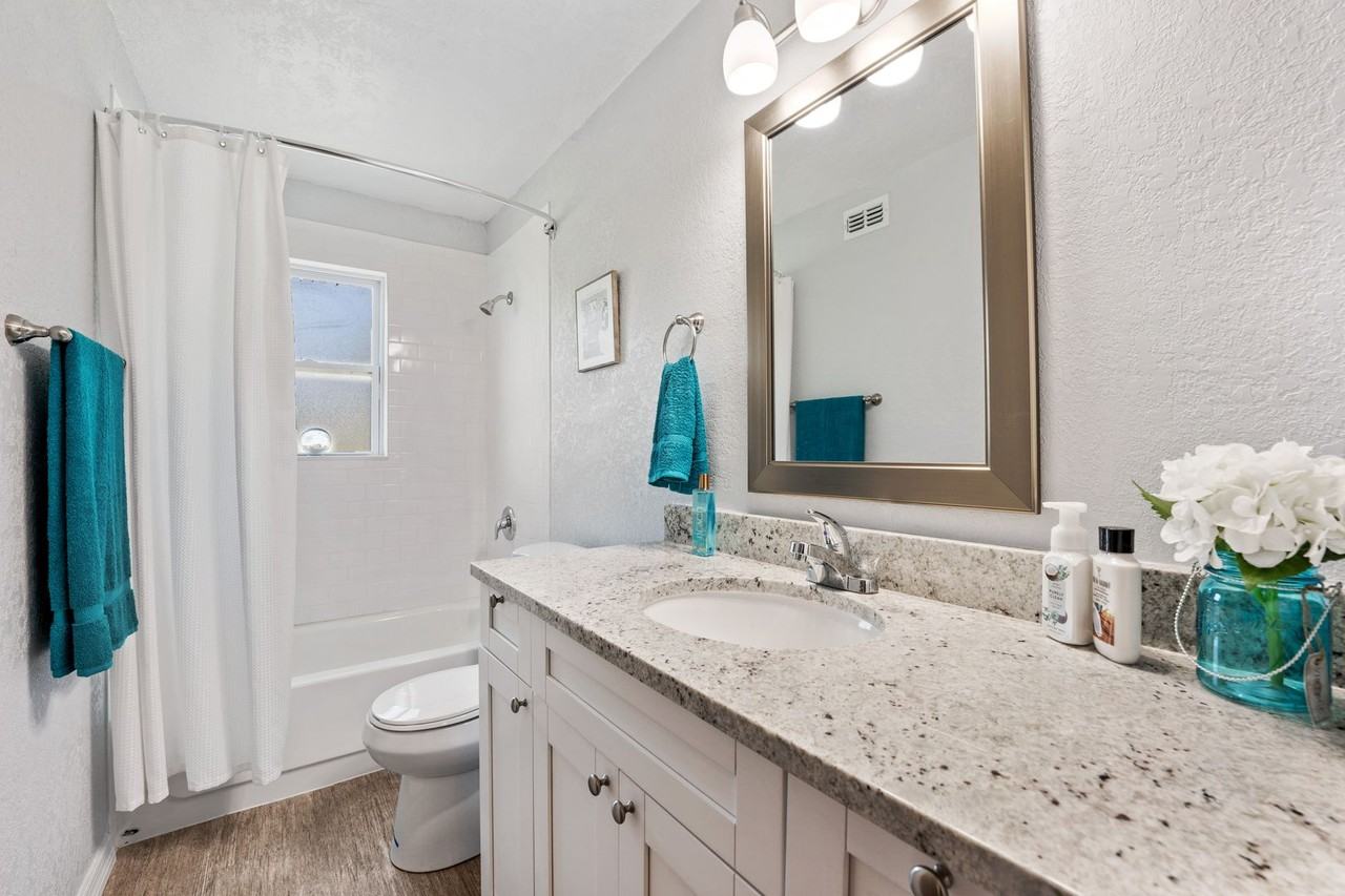 Indian River Shores Apartments - Photo 3 of 27