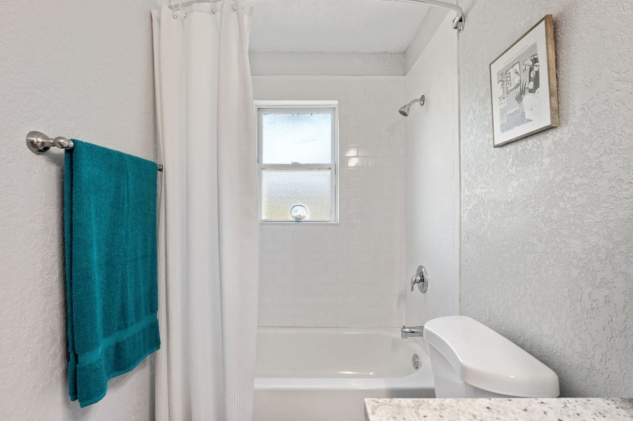 Indian River Shores Apartments - Photo 5 of 27