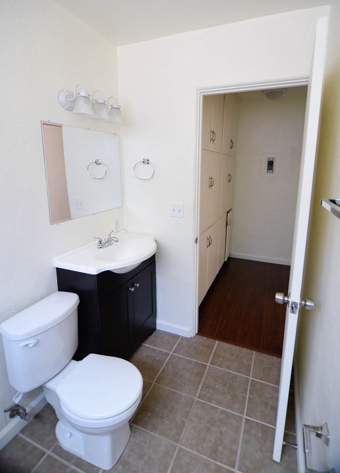 Shasta View Apartments - Photo 7 of 32