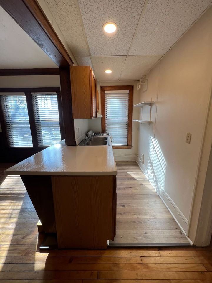 1912 3rd Av - Photo 3 of 10