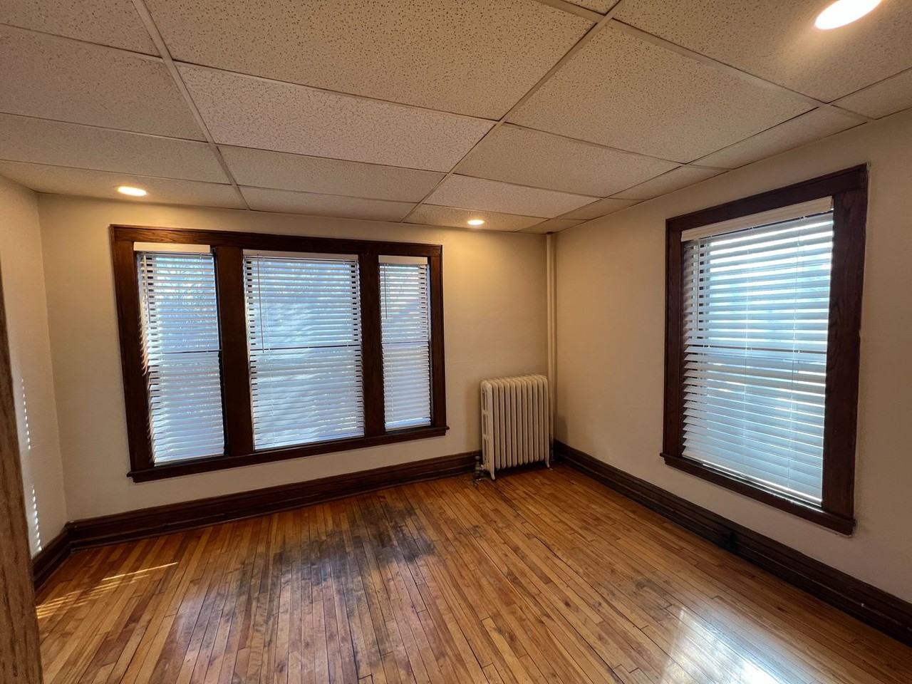 1912 3rd Av - Photo 4 of 10