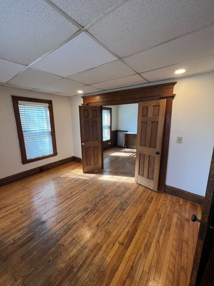 1912 3rd Av - Photo 5 of 10