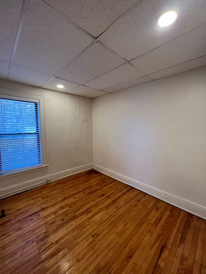 1912 3rd Av - Photo 6 of 10
