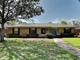 204 Murray Ln - Photo 1 of 1