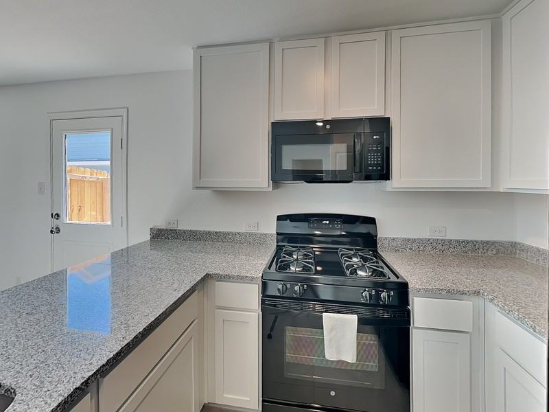 9809 Papillion Way - Photo 5 of 16