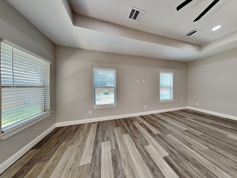 2512 Sharon St - Photo 4 of 17