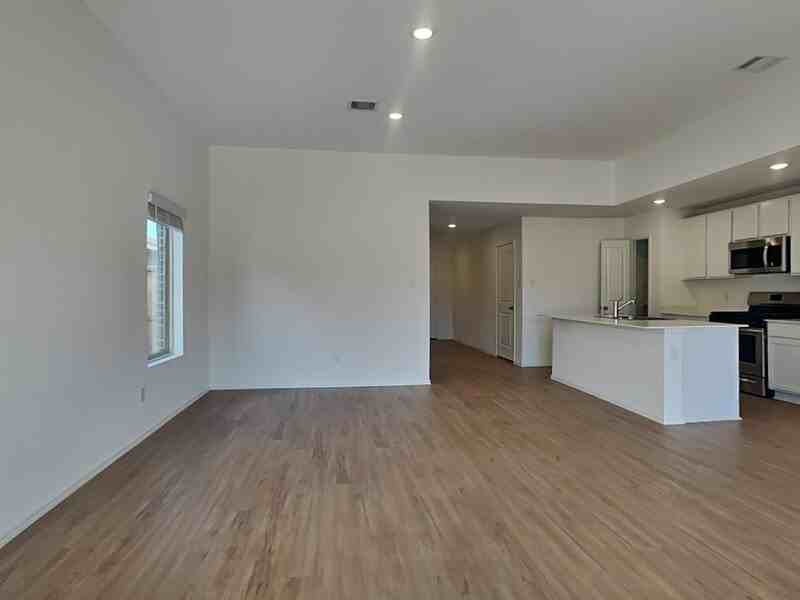 27019 Breakaway Lane - Photo 6 of 24