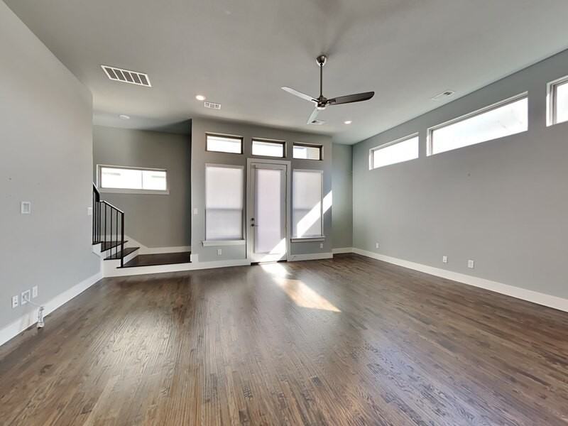 4226 Roseland Ave #206 - Photo 2 of 14