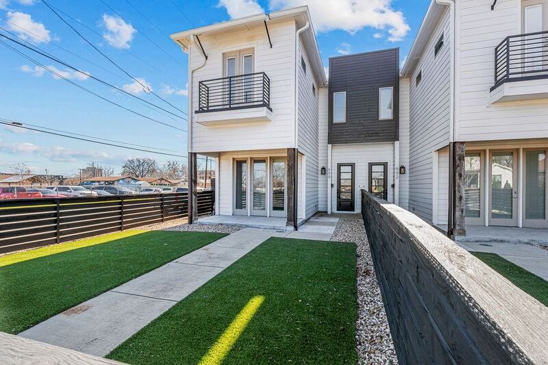 600 Melba St - Photo 2 of 32