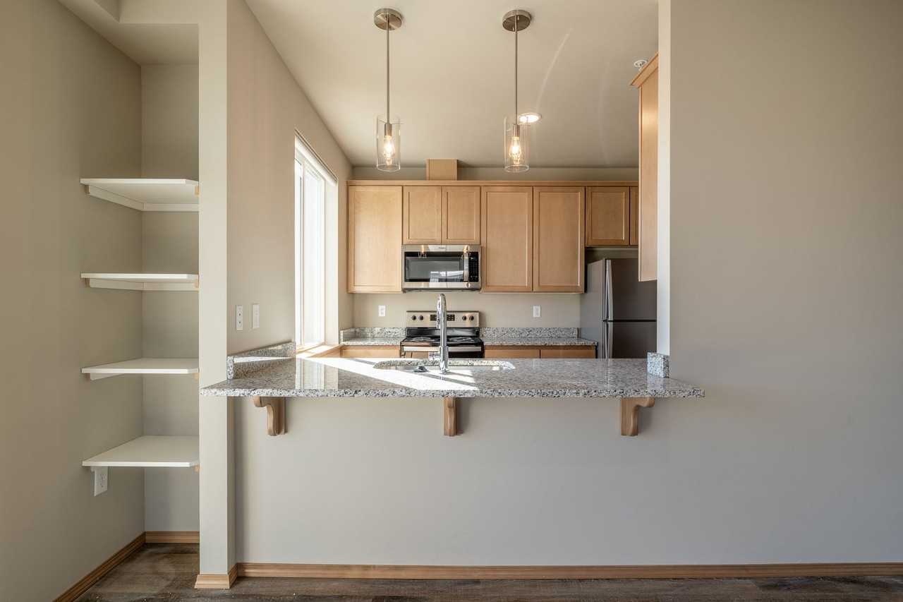 Sutton Place Apartments - Photo 3 of 37