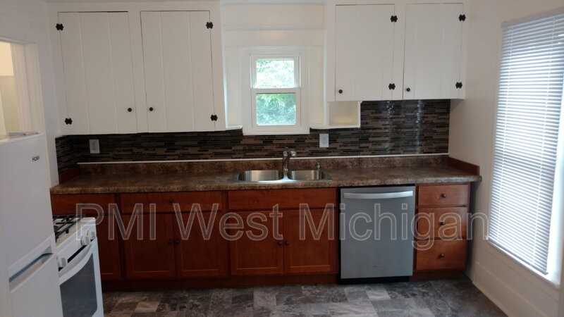 921 Dayton Street Southwest #2 - Photo 2 of 8