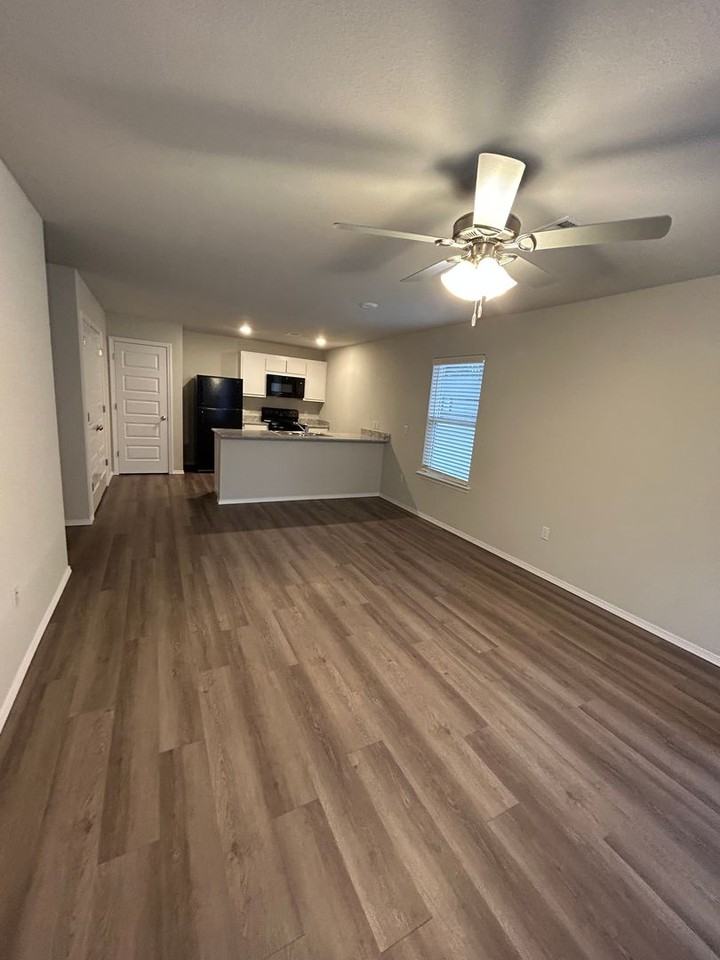 2215 Forrest Loop - Photo 7 of 19