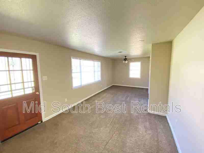 1745 Winston Dr - Photo 2 of 8