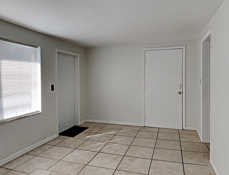 142 Lynbrook Dr - Photo 7 of 21