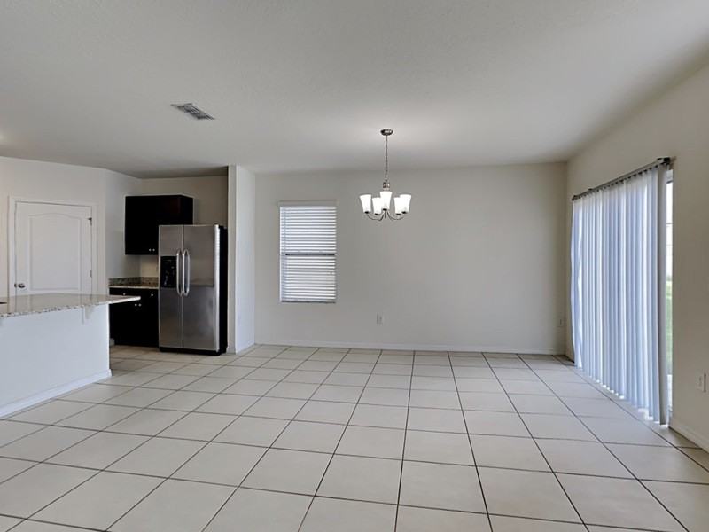 320 Aberdeen Dr - Photo 5 of 23