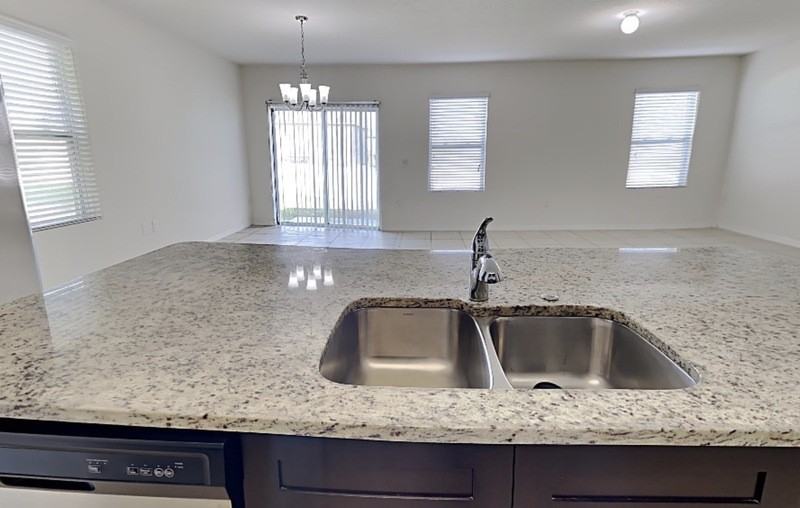 320 Aberdeen Dr - Photo 7 of 23