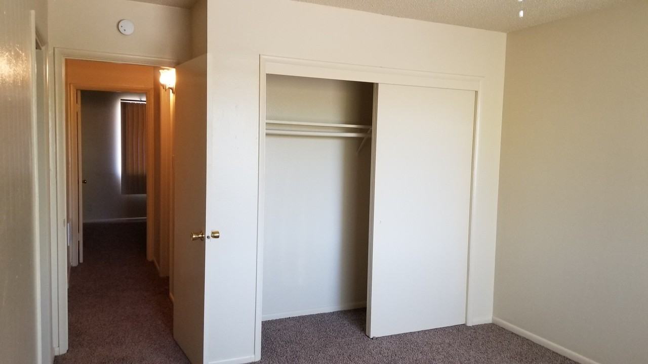 CENTURY PARK property - Photo 5 of 20