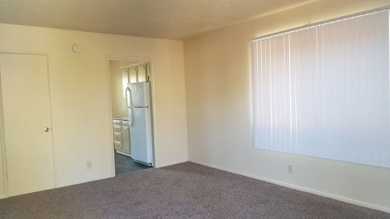 CENTURY PARK property - Photo 4 of 20