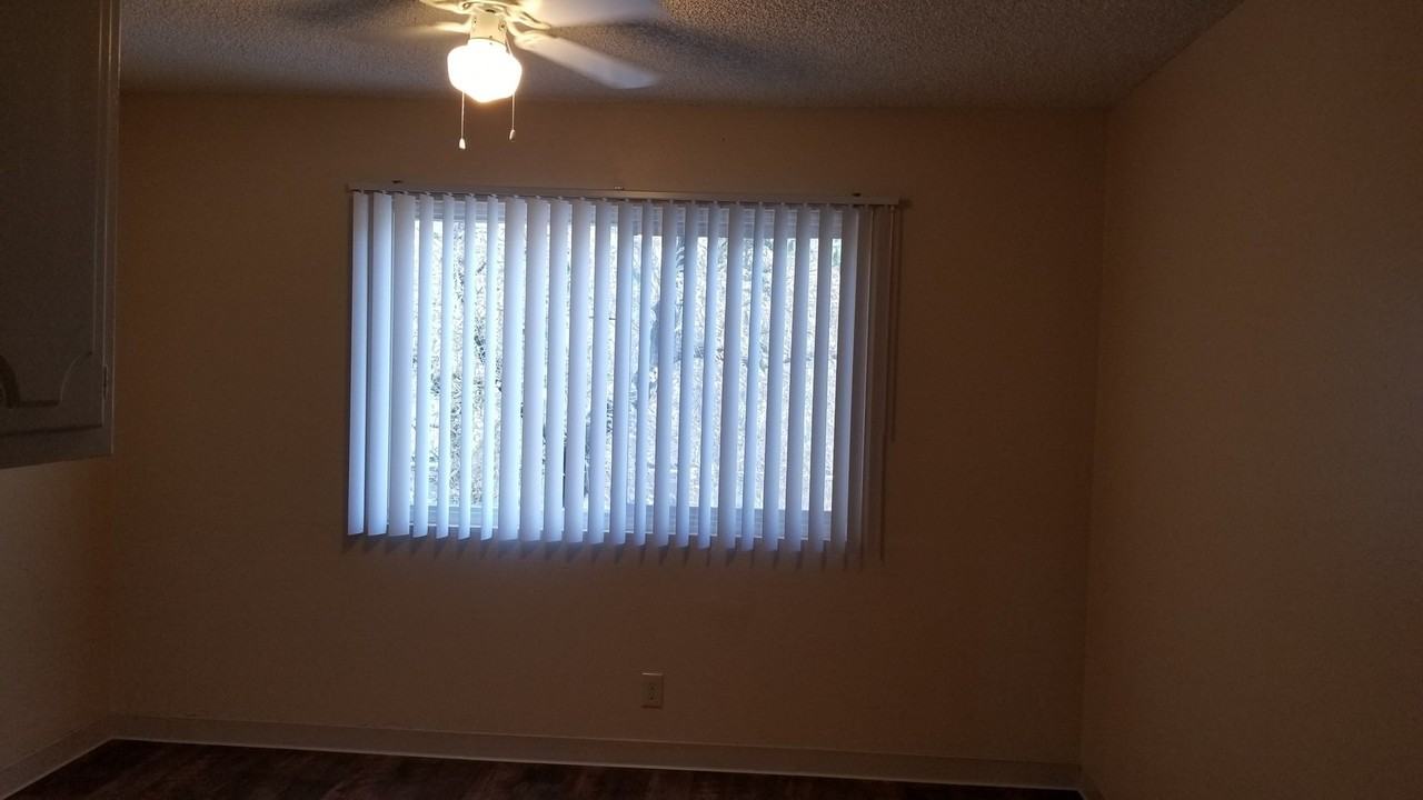 CENTURY PARK property - Photo 6 of 20