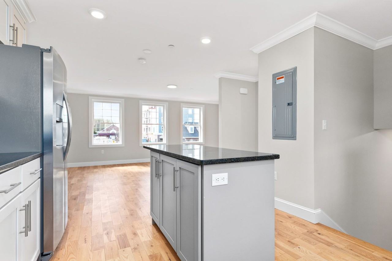 Third and Central Place - Photo 6 of 50