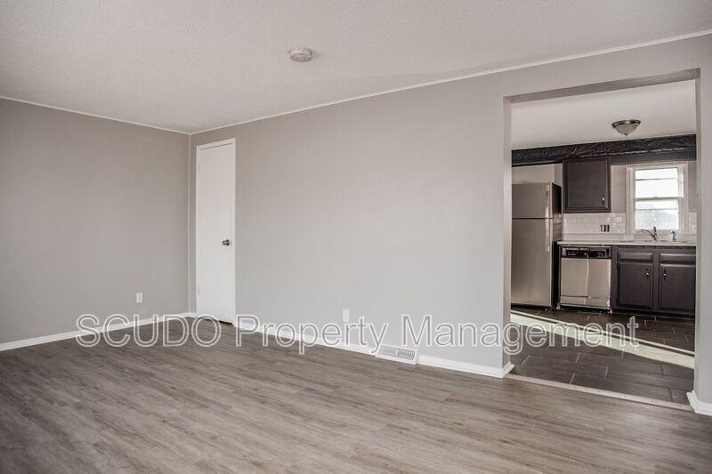 7906 N Pennsylvania Ave - Photo 3 of 17