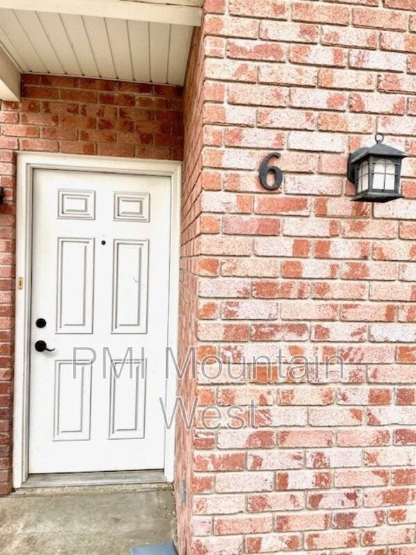 55 Peregrine Ln #6 - Photo 3 of 22